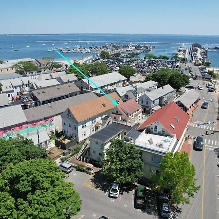 Center Of Town Steps Away Private Deck Apartment Provincetown Exterior foto