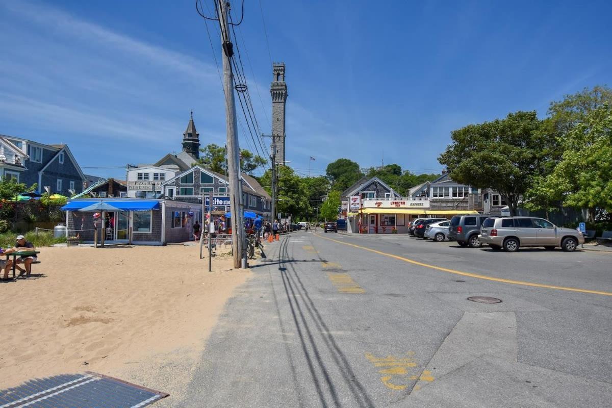 Center Of Town Steps Away Private Deck Apartment Provincetown Exterior foto