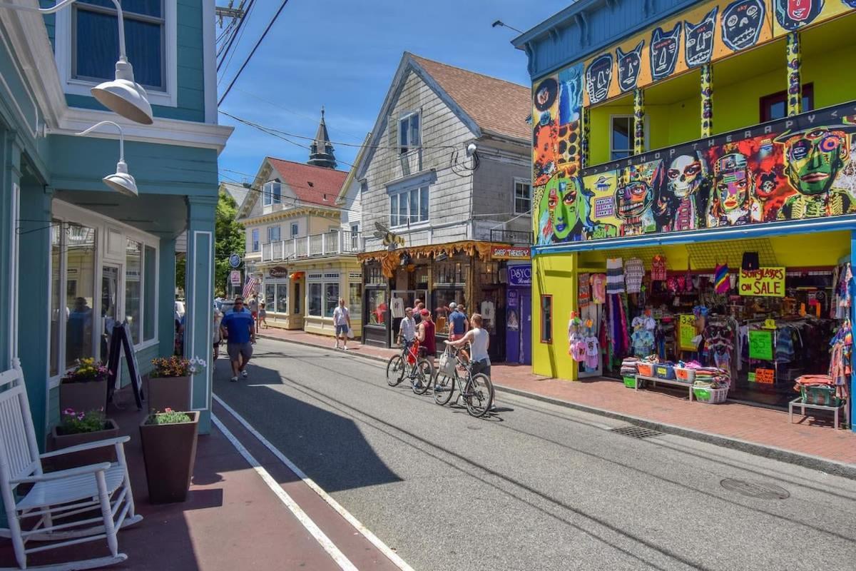 Center Of Town Steps Away Private Deck Apartment Provincetown Exterior foto