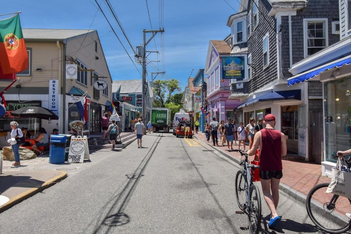 Center Of Town Steps Away Private Deck Apartment Provincetown Exterior foto