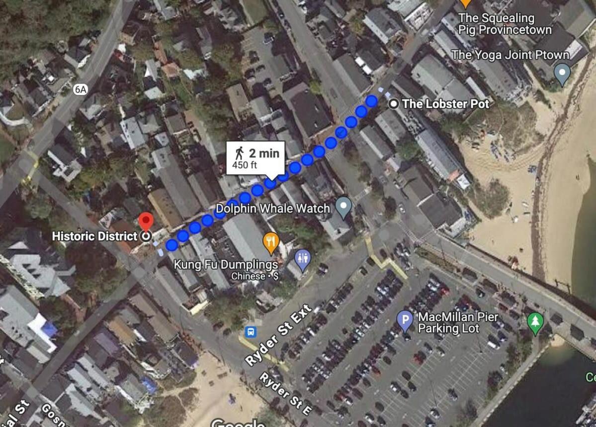Center Of Town Steps Away Private Deck Apartment Provincetown Exterior foto