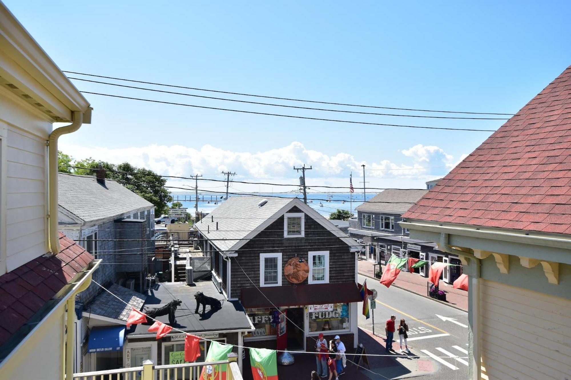 Center Of Town Steps Away Private Deck Apartment Provincetown Exterior foto