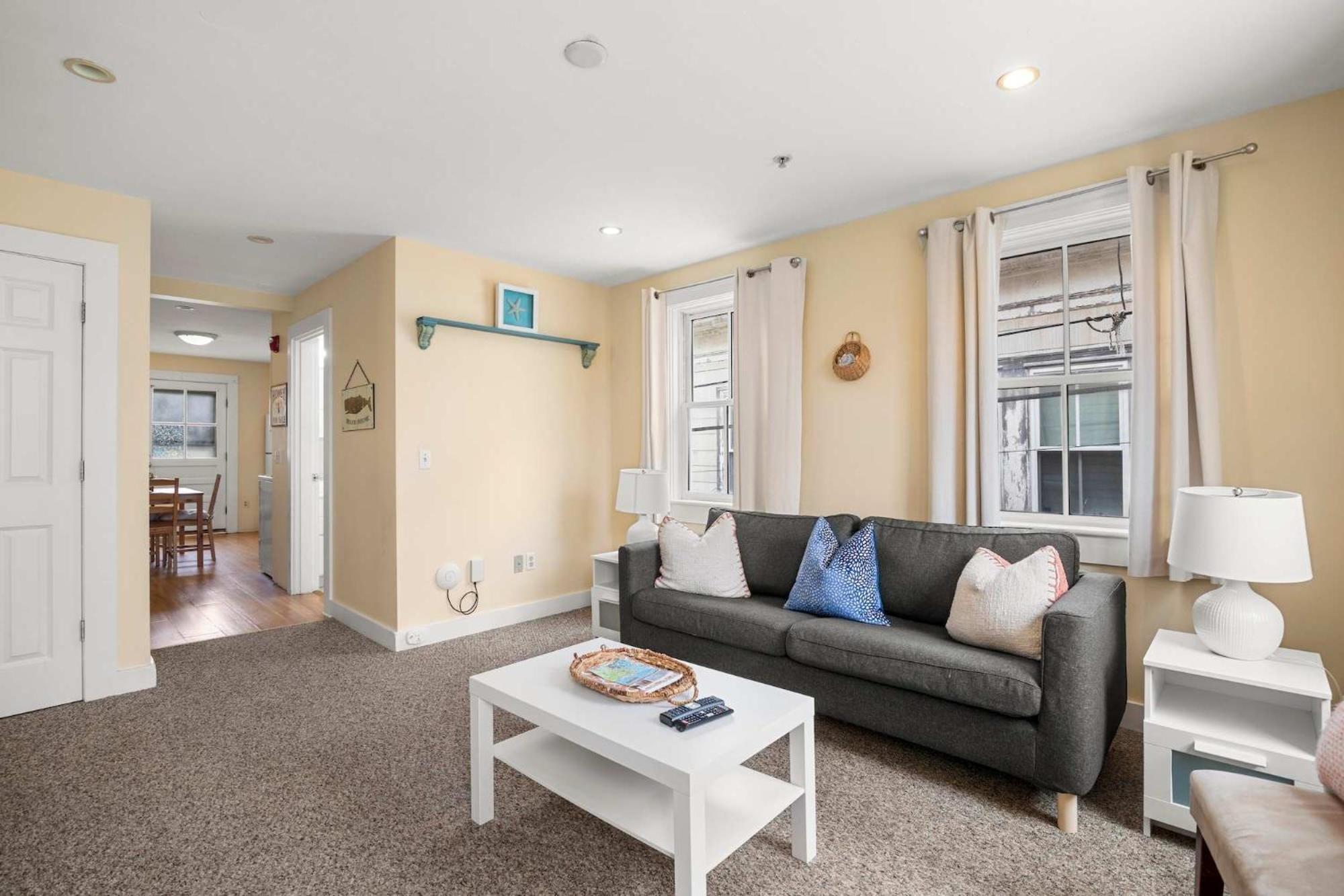 Center Of Town Steps Away Private Deck Apartment Provincetown Exterior foto